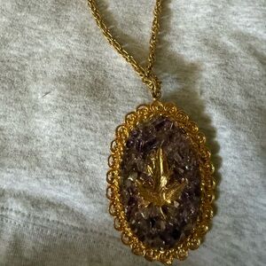 Vintage necklace - leaf in amethyst pendant